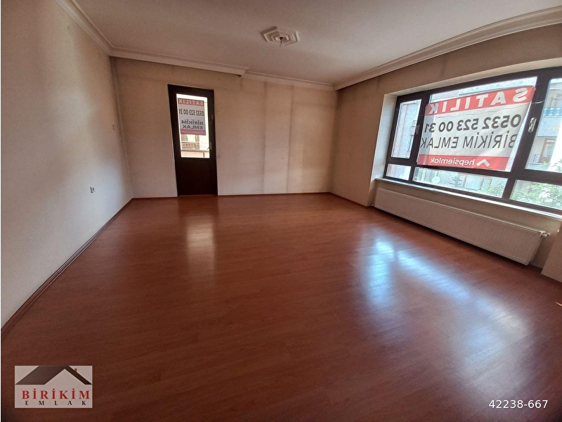 Yeni̇mahallede genç bi̇nada blokbaşi yapili 4+1 kismi̇ ankara manzarali boş arakat