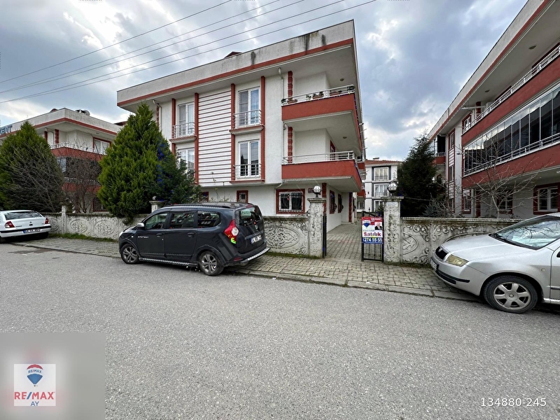 Remax ay hüseyi̇n kubi̇lay'dan satilik bahçe dublex dai̇re