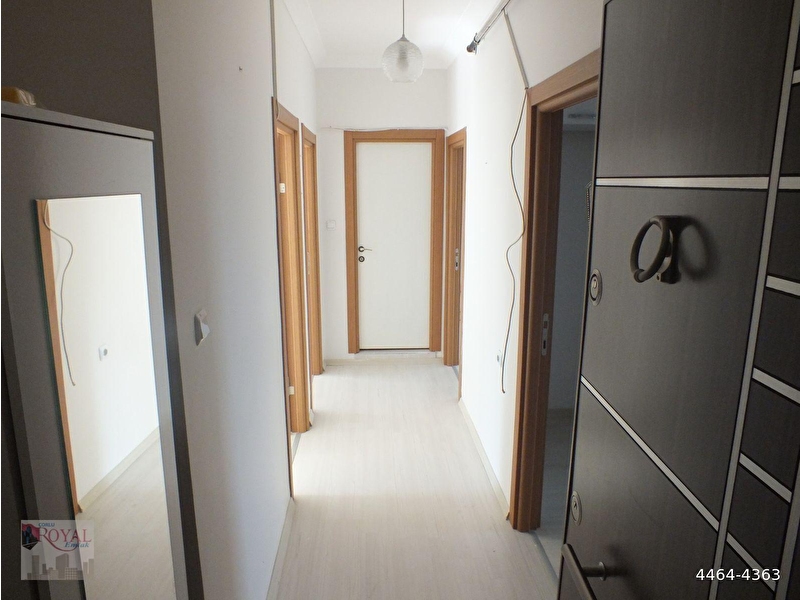 Cumhuri̇yet okulu arkasinda ki̇ralik  2+1 kombi̇li̇ dai̇re