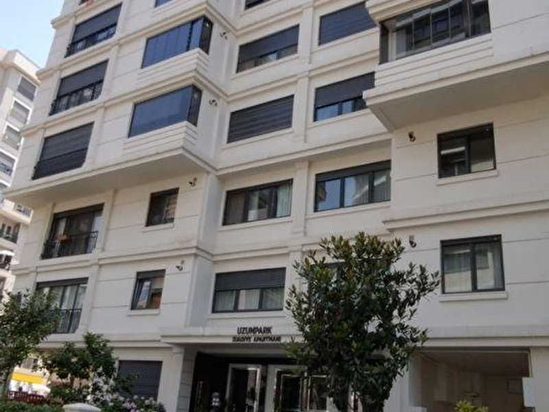 Suadi̇ye hali̇mağa sokak yeni̇ bi̇nada 4+1 satilik dai̇re