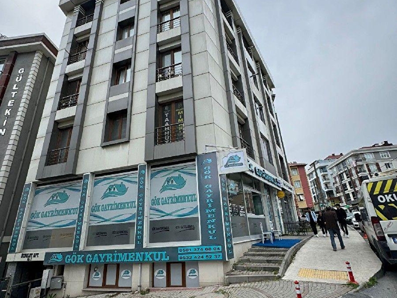 Beylikdüzü kavaklı merkezde satılık 2+1 daire satılık cadde ustu  2.kat balkonlu ıskanlı 90 mk