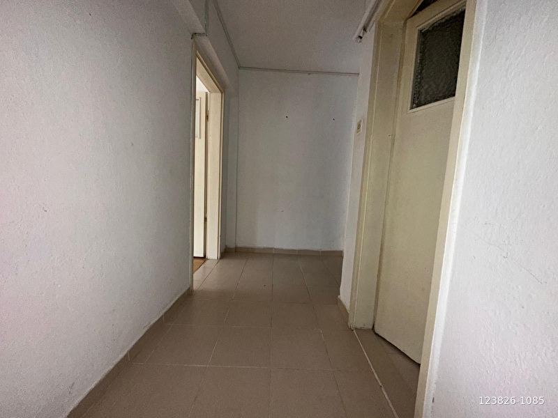 Relax'tan etli̇k merkez de alti dai̇re acik cepheli̇ temi̇z kelepi̇r