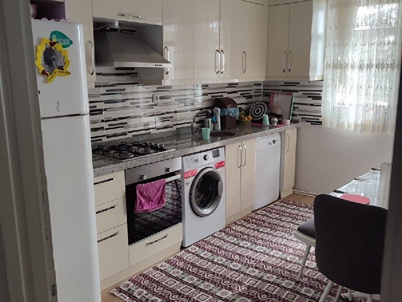 Ankara çubuk y.seli̇m mah.de 3+1 1.kat altinda dai̇re var ful yapili satilik dai̇re