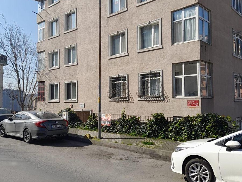 Meci̇di̇yeköy ortaklar caddesi̇ ve mehmetçi̇k caddesi̇ arasi asansörlü kombi̇li̇ 110 m2 3+1 temi̇z çok ferah