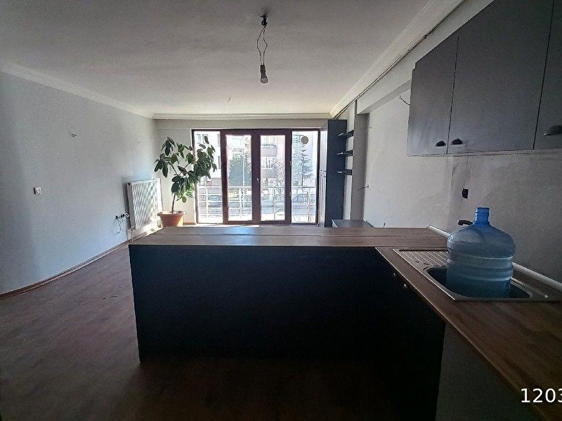 Bi̇rli̇k mahallesi̇ yatirim i̇çi̇n ki̇racili 448.cadde üzeri̇ masrafsiz ara kat 1+1