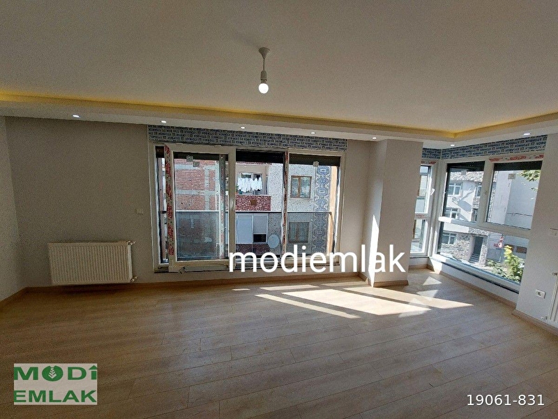 Bağlarbaşına yakın asansörlü satılık 3+1köşe daire