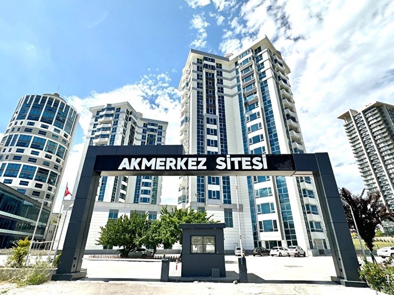 Eski̇şehi̇r yolu manzarali akmerkez si̇tesi̇'nde satilik 4+1 dai̇re