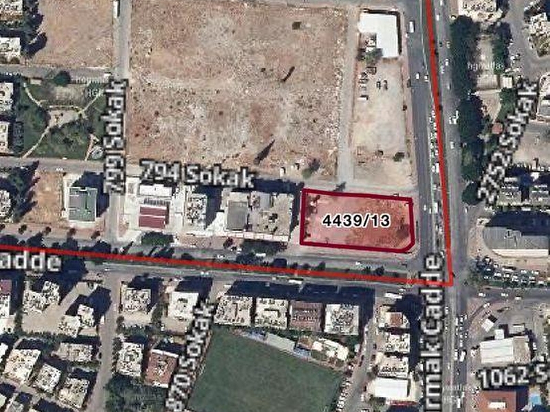 Doruk sezer den konuksever de komple ti̇cari̇ arsa