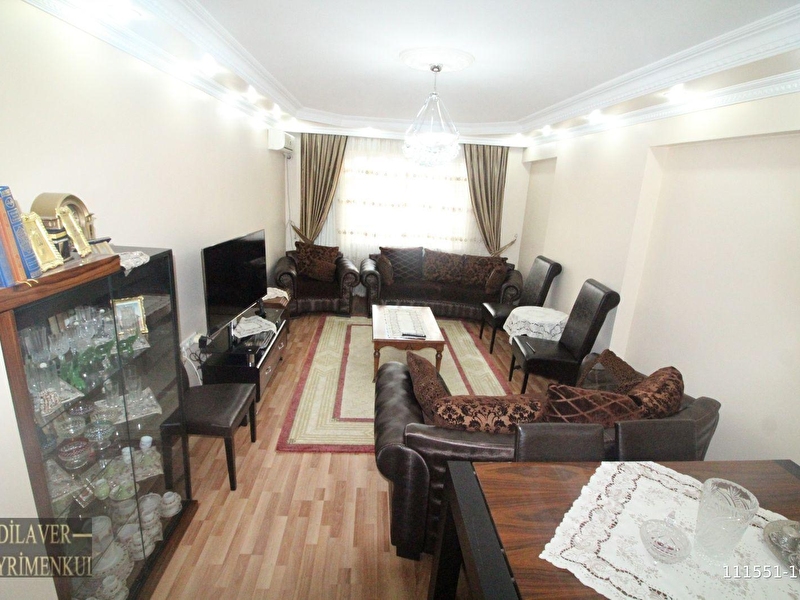 Bahçeli̇evler'de 15 yillik bi̇nada 3+1 145m2 arakat ebeveyn banyolu