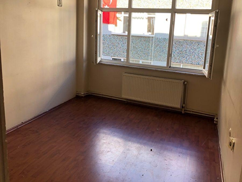 Ci̇hangi̇r fi̇rüzağa satilik 2+1 aydinlik ferah kelepi̇r dai̇re
