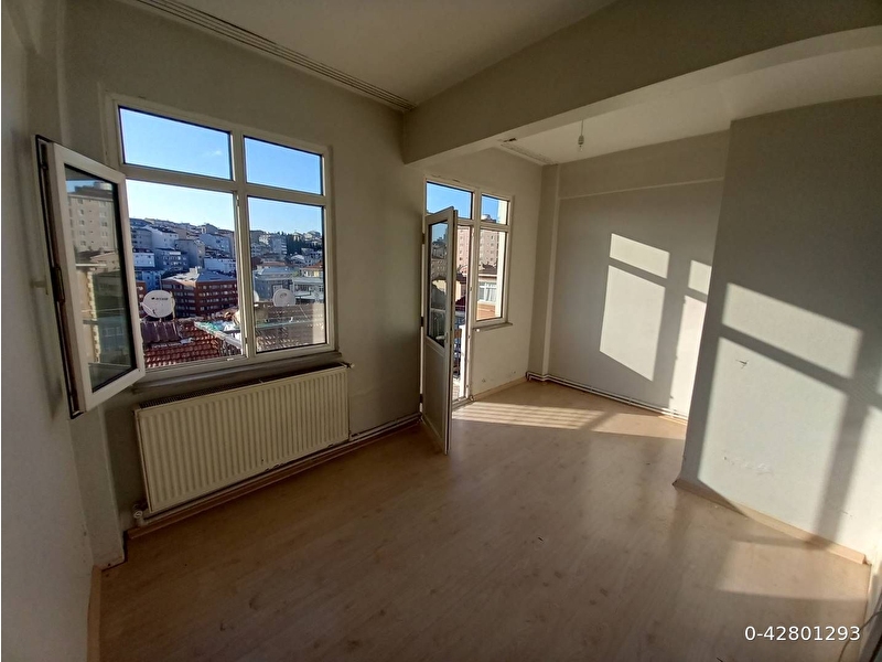 Kurtuluş son durağına 3 dak mesafede i̇ki cepheli genis balkonlu kombili fırsat kiralık daire