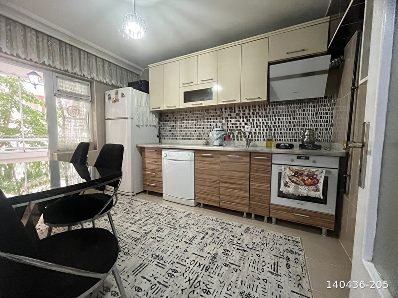 Ömer emlak 3+1 asansörlü yapili dai̇re gzeki̇doğanda arkadaş firini di̇bi̇