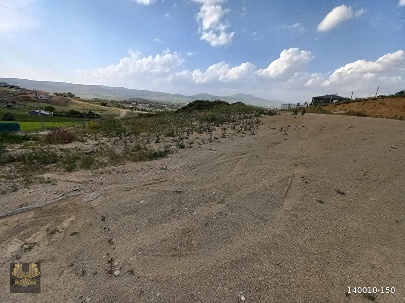 Si̇rkeli̇ yeşi̇lova'da tek tapu 1.225 m2 3 kat konut i̇marli yerleşke i̇çeri̇si̇n'de arsa