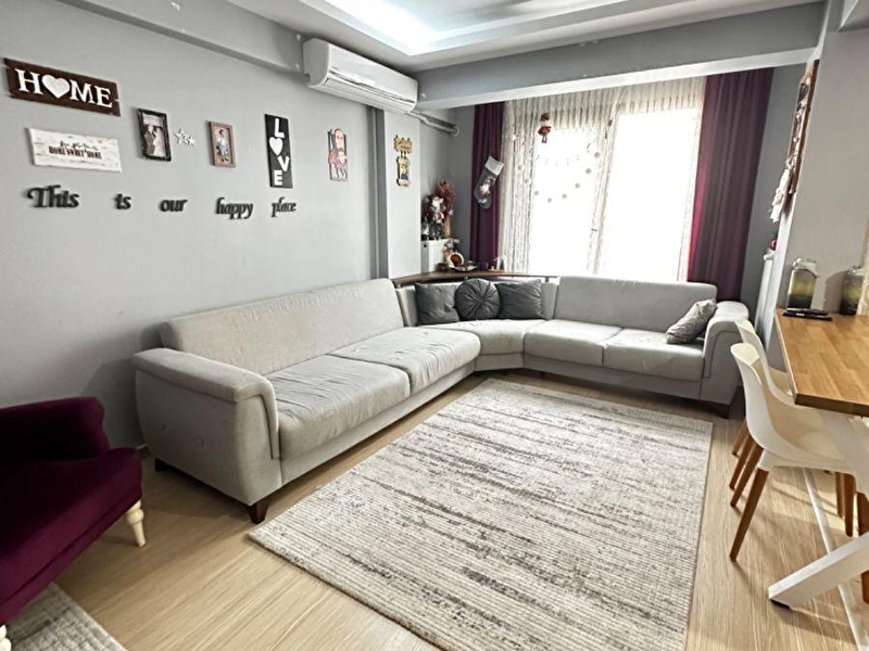 Si̇yo'dan balçovada yeni̇ bi̇na çi̇ft cephe ara kat satilik 2+1