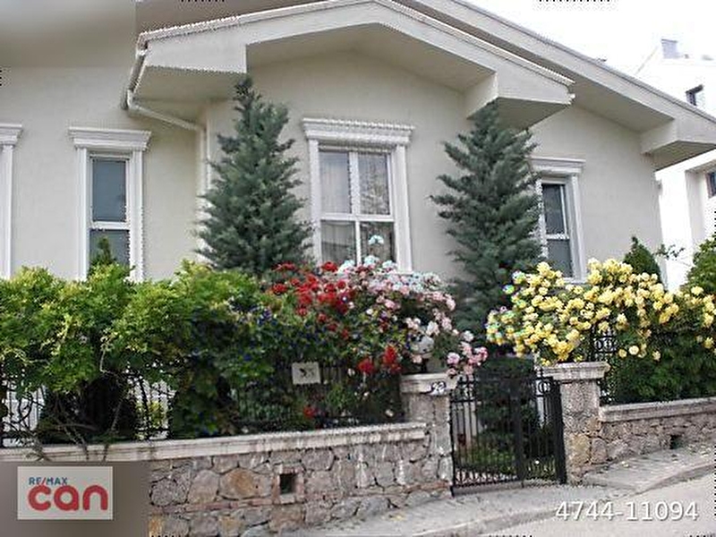 Çayyolu satilik köşe büyük bahçeli̇ vi̇lla