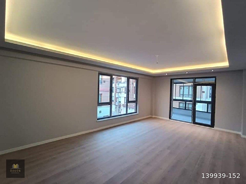 Çamlica mahallesi̇ satilik ultra lüks 3+1 dai̇re