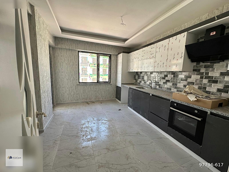 Mengene caddesi̇n'de, 3+1 sifir, si̇te i̇çi̇nde, satilik dai̇re