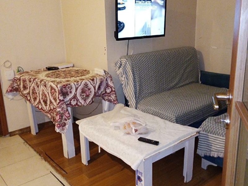 Galata deresi̇ cadde üstü eşyali   2 + 1  ki̇ralik  dai̇re