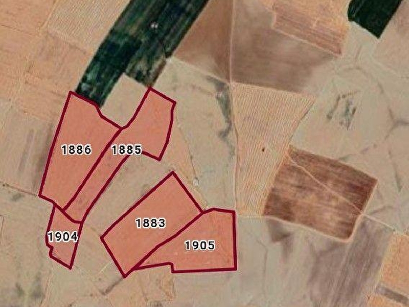 Özcan emlak'tan konya ci̇hanbeyli̇ i̇nsuyu mahallesi̇nde satilik elektri̇kli̇ tarla