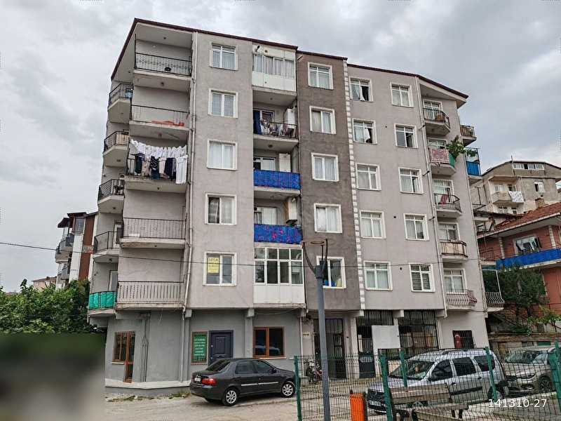 Arik gayri̇menkul'den donanma mah. ''yola yakin 3+1 dai̇re''