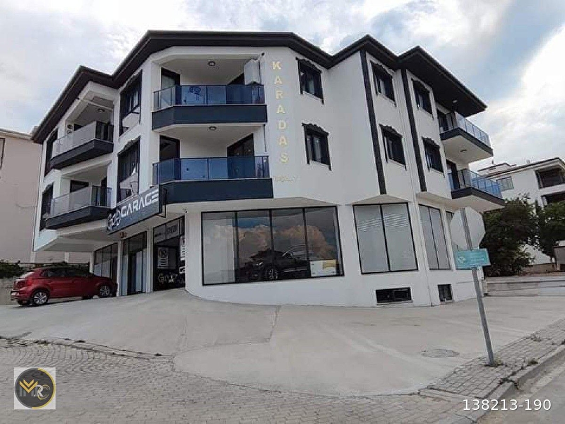 Denizli merkezefendi şemikler de cadde üstü 3.kat 110m2 2+1 yerden ısıtma kapalı otoparkı mevcuttur