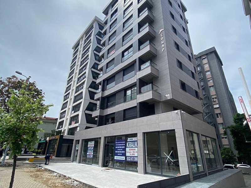 Fenerkalamiş caddesi̇nde 115 m2 3+1 satilik dai̇re muayenehane olmaya uygun