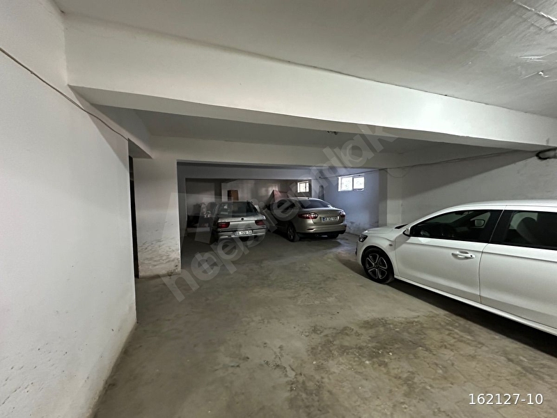 Aydınlar Mahallesinde 4+1 Satılık Daire