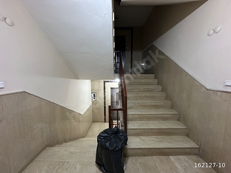 Aydınlar Mahallesinde 4+1 Satılık Daire