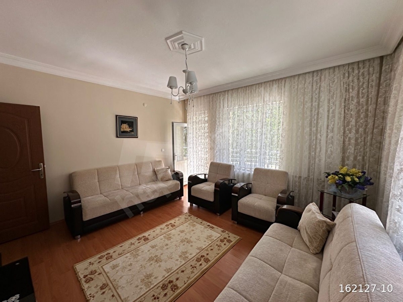 Aydınlar Mahallesinde 4+1 Satılık Daire