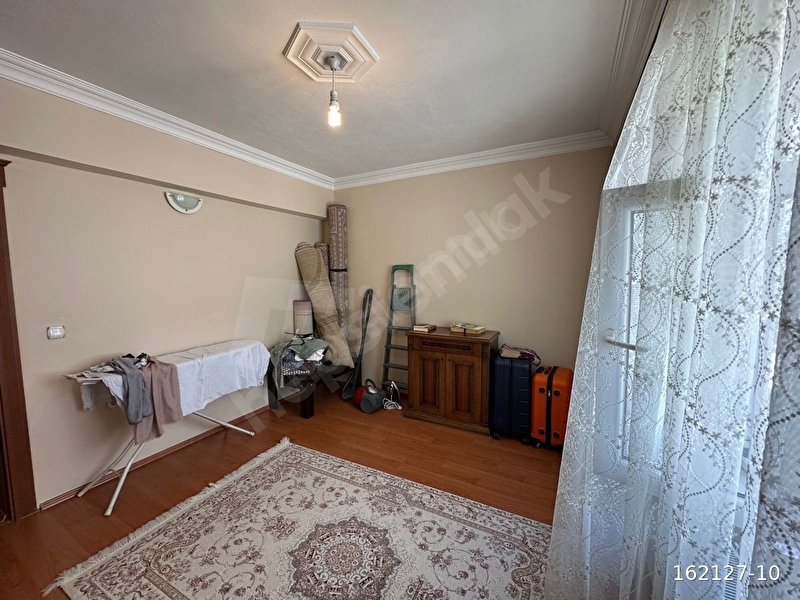 Aydınlar Mahallesinde 4+1 Satılık Daire