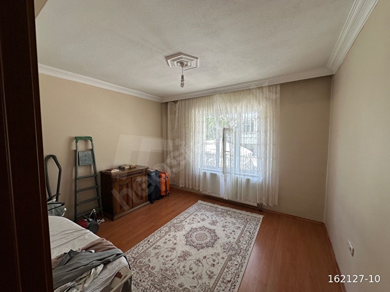 Aydınlar Mahallesinde 4+1 Satılık Daire