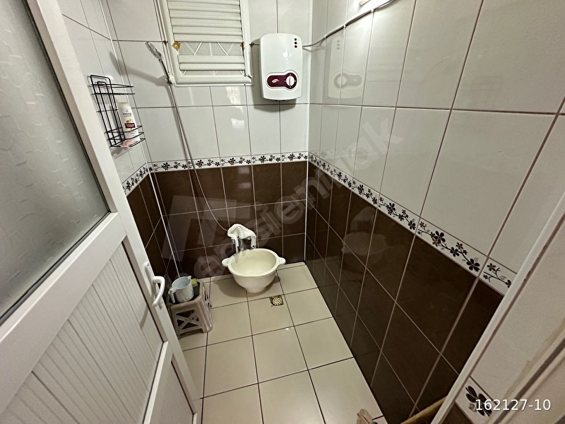 Aydınlar Mahallesinde 4+1 Satılık Daire