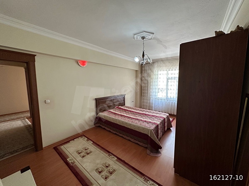 Aydınlar Mahallesinde 4+1 Satılık Daire