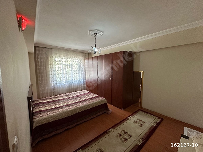 Aydınlar Mahallesinde 4+1 Satılık Daire