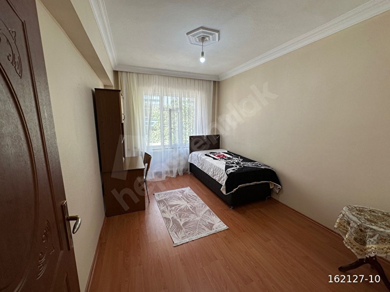 Aydınlar Mahallesinde 4+1 Satılık Daire