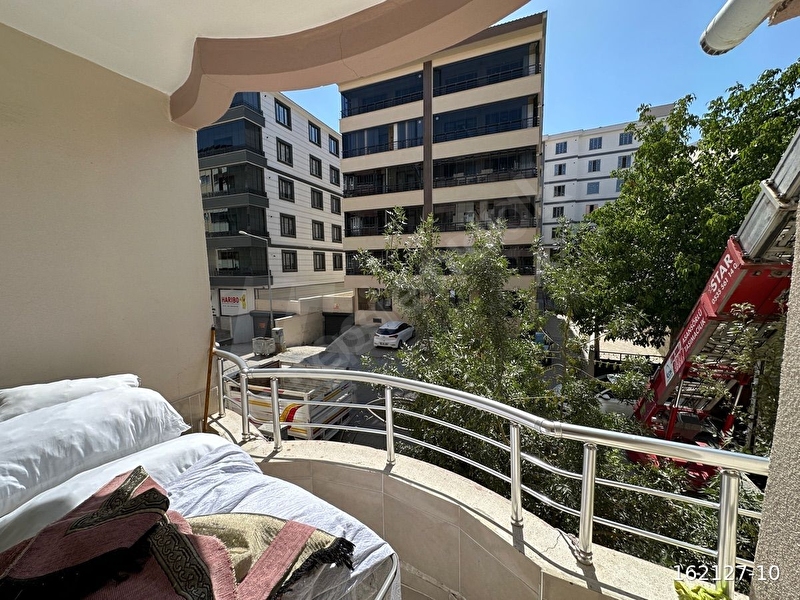 Aydınlar Mahallesinde 4+1 Satılık Daire