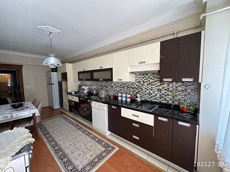 Aydınlar Mahallesinde 4+1 Satılık Daire