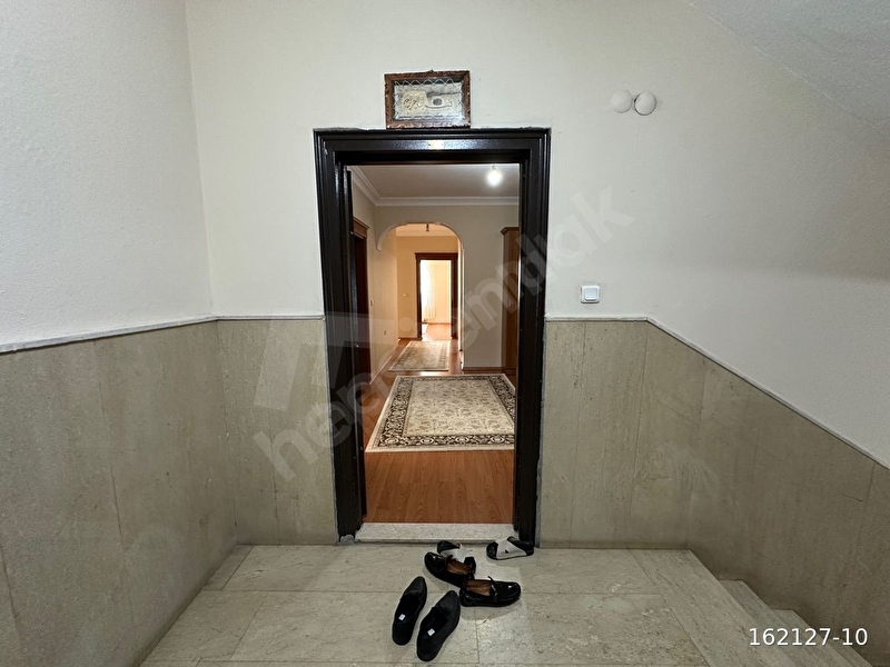 Aydınlar Mahallesinde 4+1 Satılık Daire