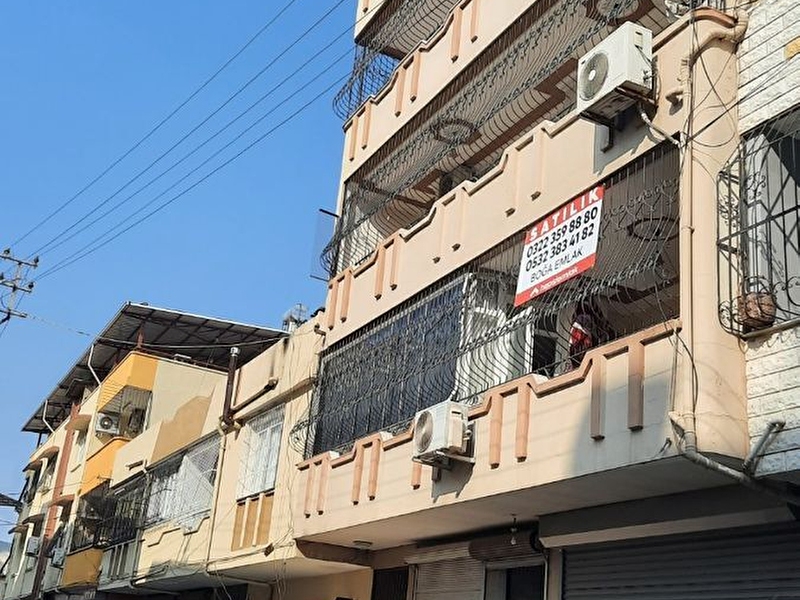 Saydam cad.yakininda 1 i̇şyeri̇ 3 dai̇re.masrafsiz..