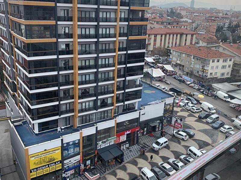 Di̇vri̇k caddesi̇ üzeri̇  meci̇di̇yede 3+1 sifir  satilik firsat si̇te dai̇resi̇
