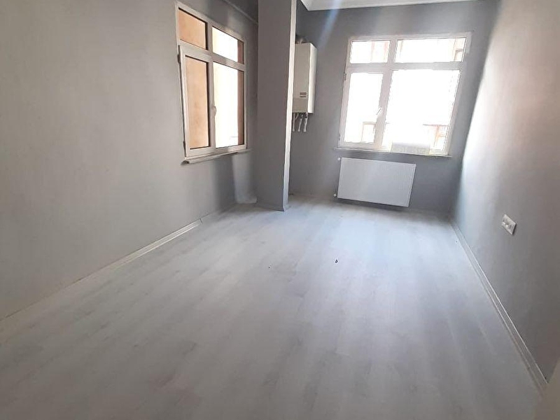 Yahyakemalde caddeye yakin arakat  satilik dai̇re