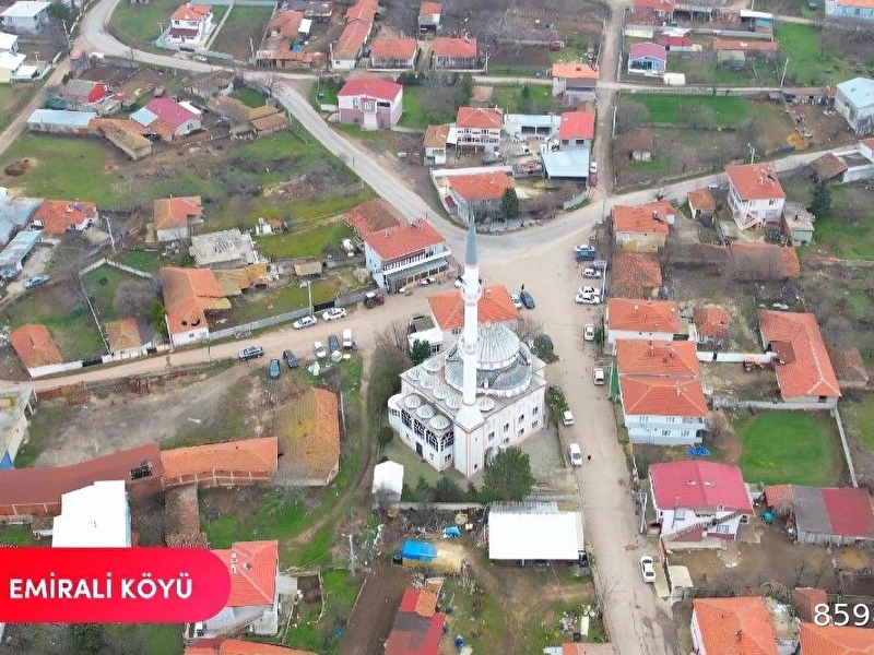 Lüleburgaz emi̇rali̇ köyün'de 53.337 m2 satilik