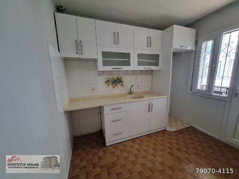 Karabağlar günaltay mah.i̇çi̇ bakimli bahçeli̇ 2+1 ki̇ralik dai̇re