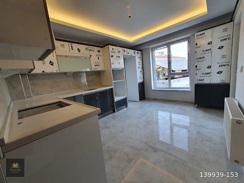 Çamlica mahallesi̇ satilik 3+1 ultra lüks dai̇re