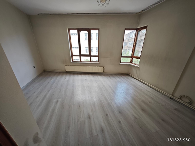 Demi̇rli̇bahçe mahallesi̇nde satilik 3+1 dai̇re