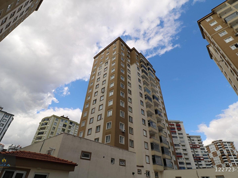 İmza'dan şahi̇ntepe haskent 6'da hasarsiz uygun fi̇yatli 3+1 satilik dai̇re
