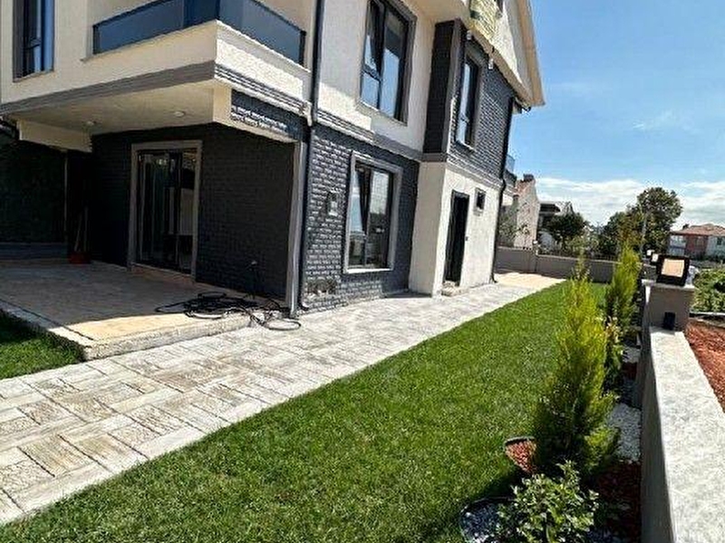 Kamer den sakarya kocaali de 5+1 müstakil  havuzlu sahile 100 mt.sıfır satılık tiribleks villa