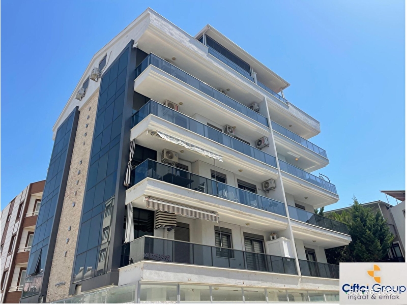 Plaja 50 mt lokasyonda sifir eşyali ara kat 2+1 modern dai̇re