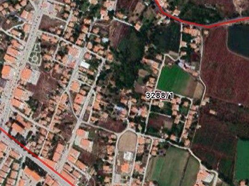 Çömlekçi mahallesi'nde 4 kata i̇marlı satılık 472m2 arsa