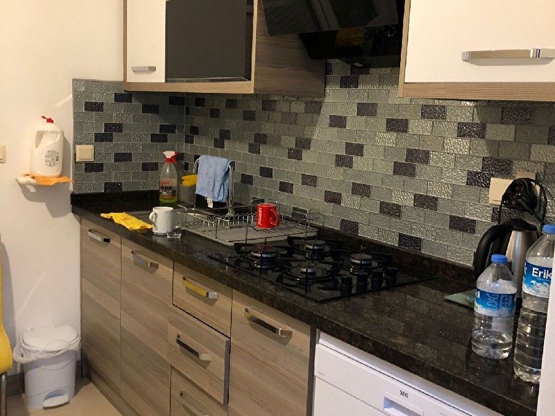 K.otoparklı, y.havuzlu, 2 balkonlu 100 m2 ve ayrı mutfaklı 1+1 girişte  2+1 daireye dönüştürülebilir